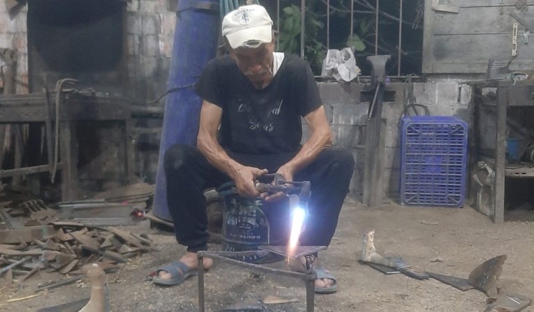 Köşk’te Çatıdan Düşen Demirci Hayatını Kaybetti