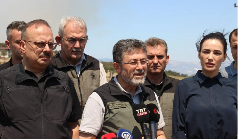 Bozdoğan’da Yangın Geride Bir Çok Acı Tablo Bırakarak Devam Ediyor,Tarım ve Orman Bakanı İbrahim Yumaklı Yangın Bölgesinde