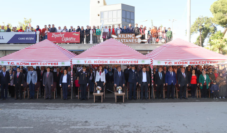 Cumhuriyetin 101. Yılı Köşk’te Büyük Bir Çoşku İle Kutlandı