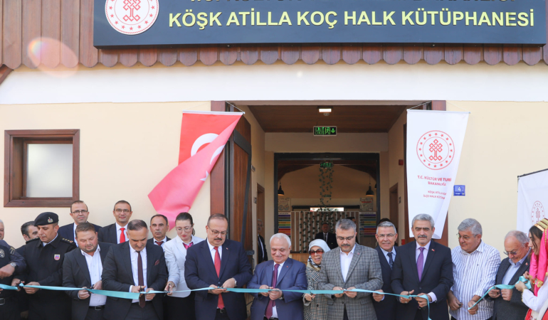 Yapımı Tamamlanan Köşk Atilla Koç İlçe Halk Kütüphanesi Törenle Kapılarını Açtı