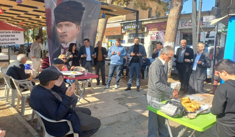 Büyük Önder Mustafa Kemal Atatürk adına Köşk’te CHP Meclis Üyeleri tarafından lokma hayrı düzenlendi