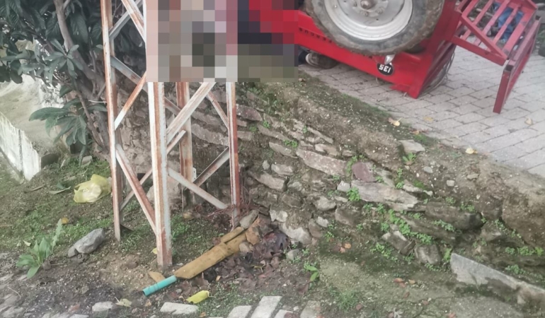 Gündoğan Mahallesinde Traktör Devrildi,Bir  Kişi Hayatını Kaybetti