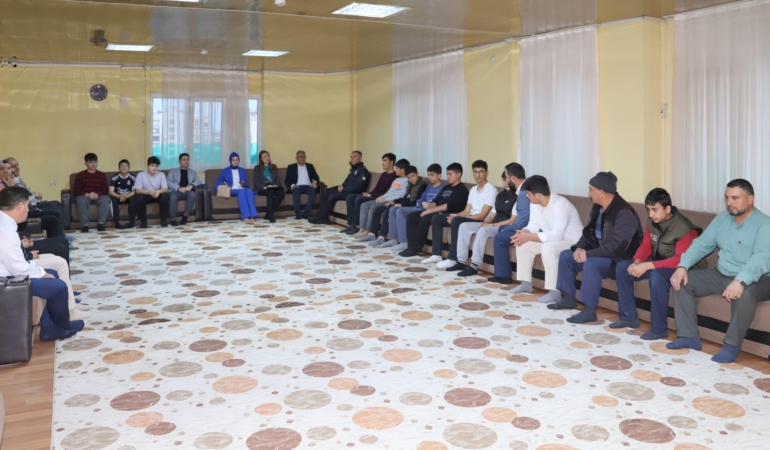 Milli Eğitim Bakanlığı tarafından “İftarda Konuşalım” Projesi Kapsamında Köşk Anadolu İmam Hatip Lisesinde İftar programı Düzenlendi