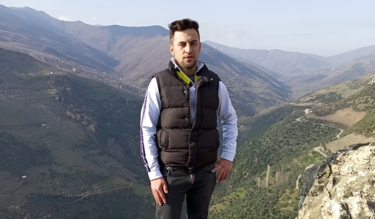 Genç Yaşta Kendini Vuran Genç Toprağa Verildi